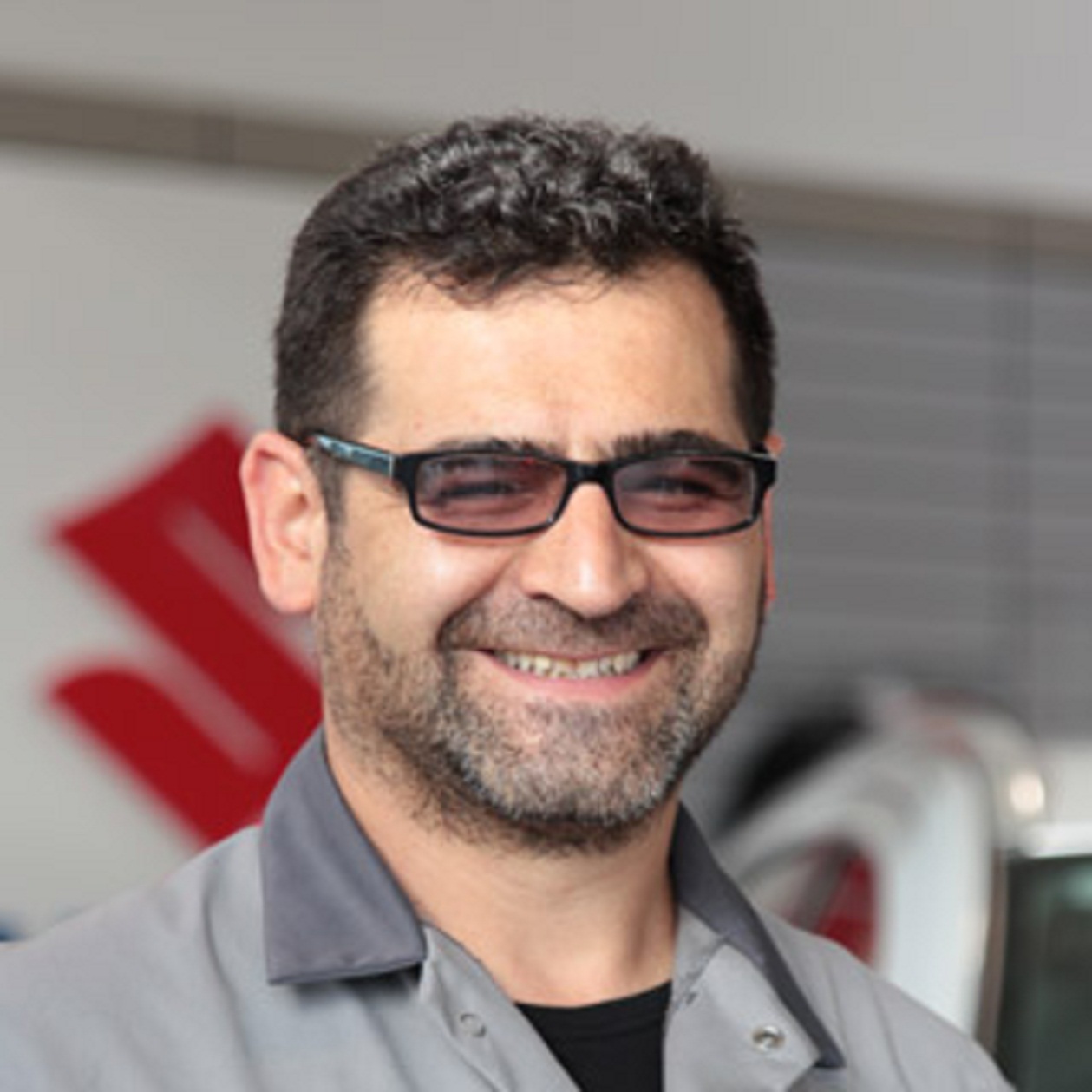 Ahmed  Yüce , KFZ-Mechaniker / Fahrzeugpflege